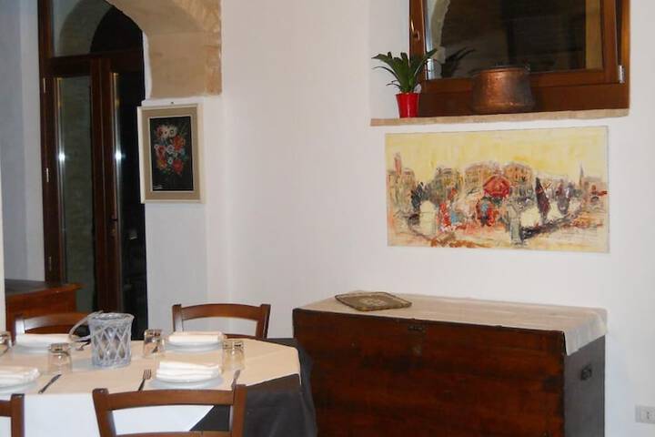Dining 26 of 49