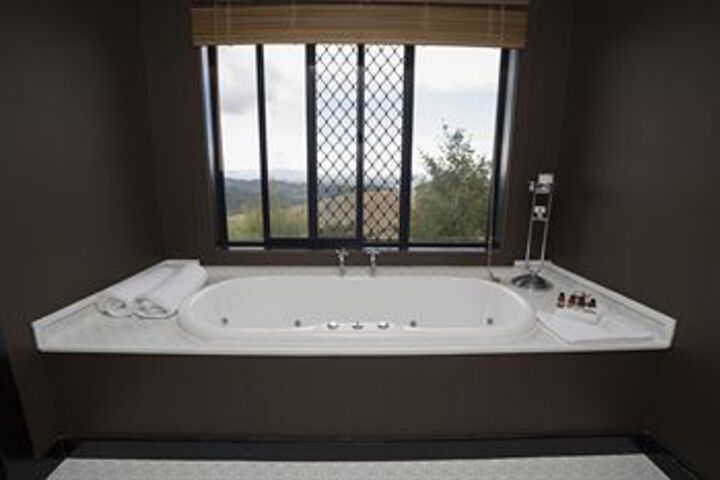 Hot Tub 20 of 28