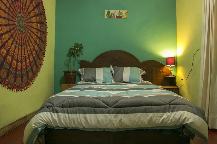 Room 5 of 12