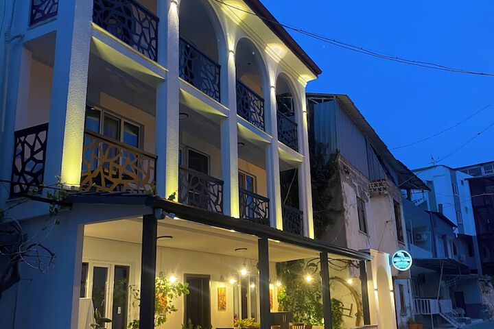 Hotel 79 of 80