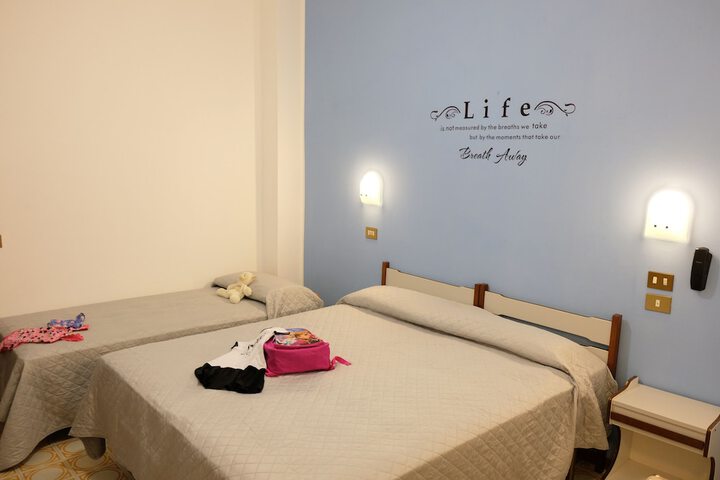 Room 7 of 22