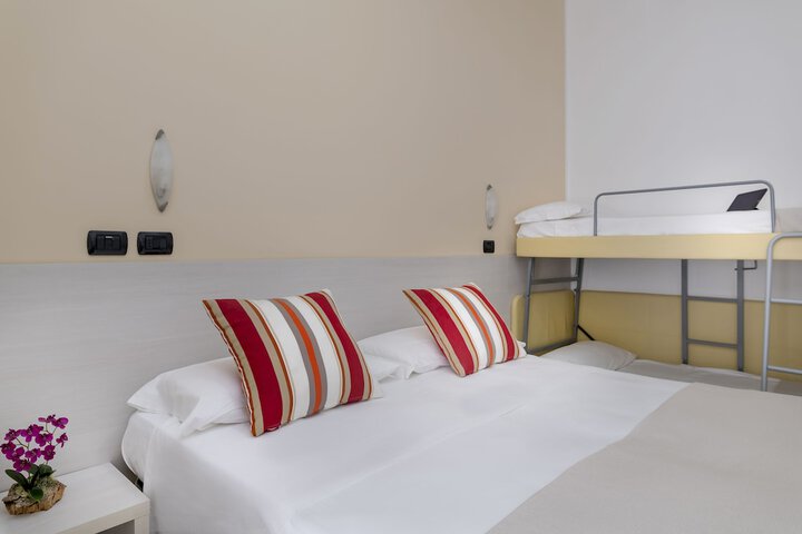 Room 42 of 61