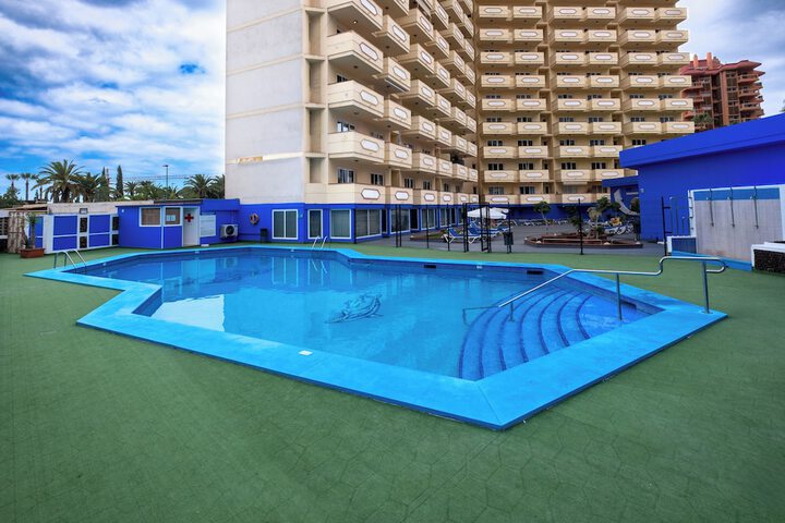 Pool Hotel