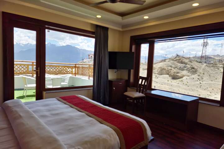 Room 16 of 45
