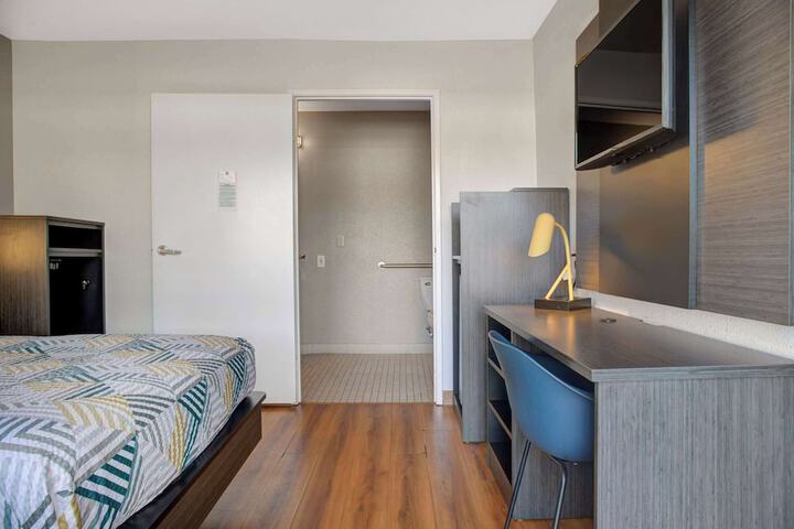 Room 7 of 43