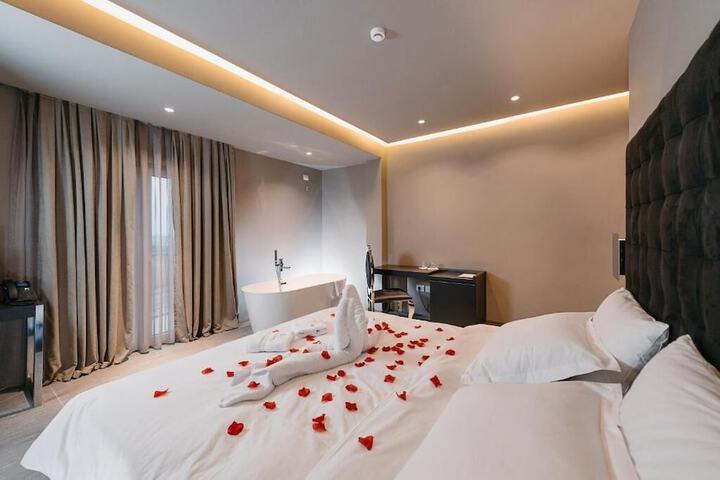 Room 13 of 29