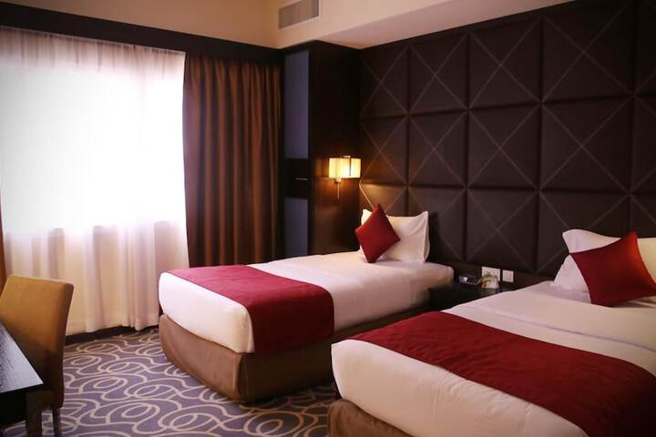 Room 6 of 44