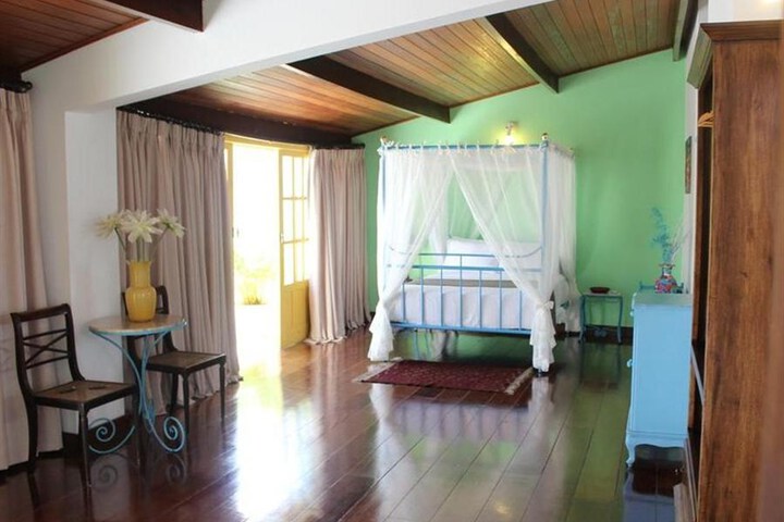 Room 2 of 5
