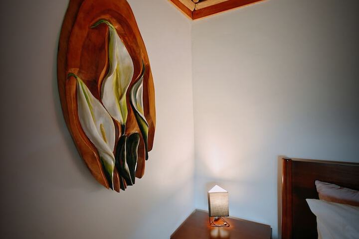 Room 16 of 80