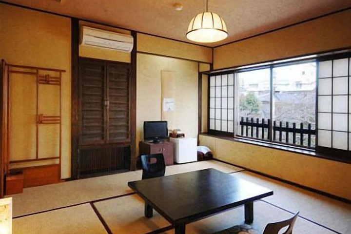Room 9 of 30