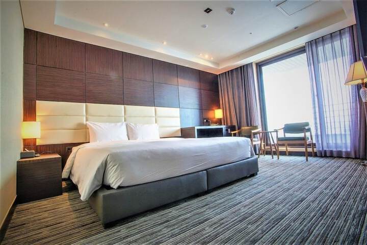 Room 3 of 13