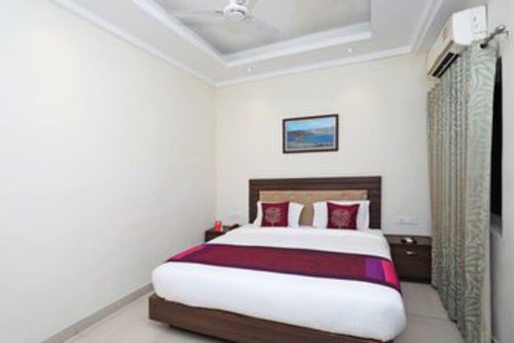 Room 9 of 26