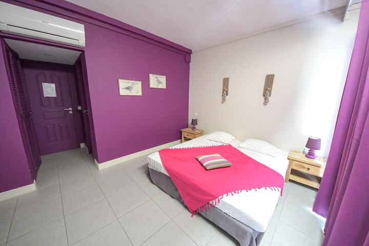 Room 25 of 93