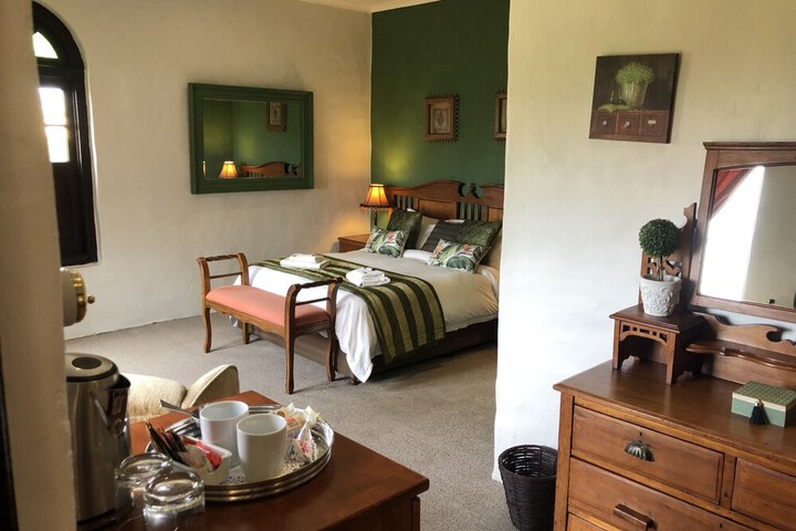 Room 25 of 104