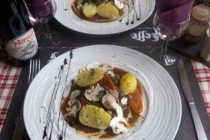 Dining 6 of 33