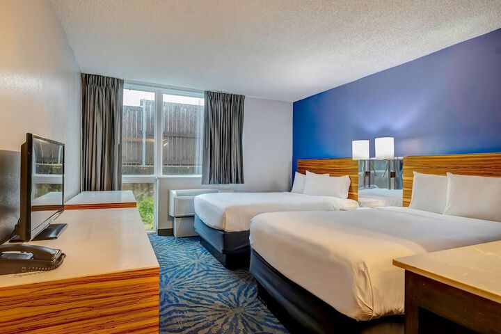 2 Double Beds (2 of 3)