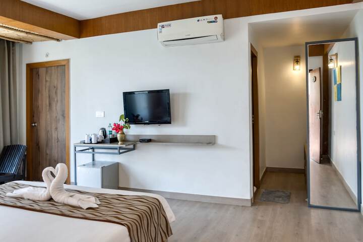 Room 11 of 27