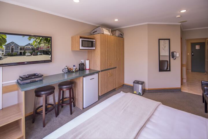 Room 4 of 38