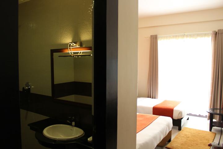 Room 33 of 62