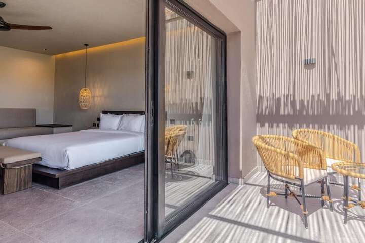 Room 8 of 22