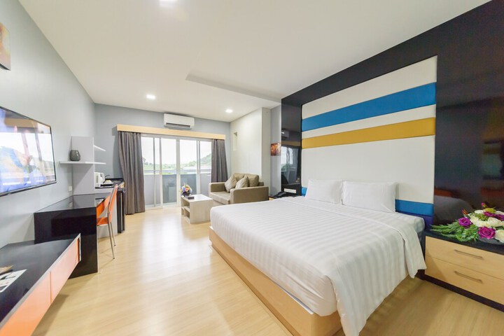Room 14 of 66