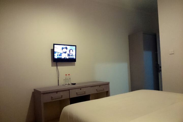 Room 26 of 37
