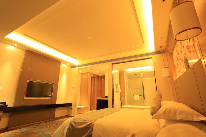 Room 13 of 70