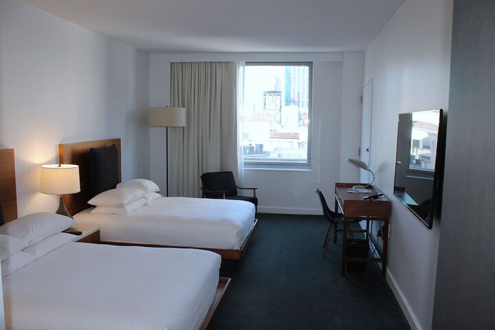 Room 33 of 86