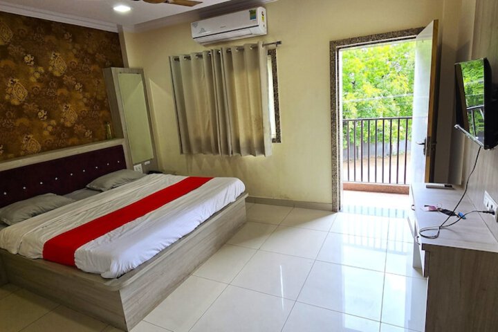 Room 8 of 37