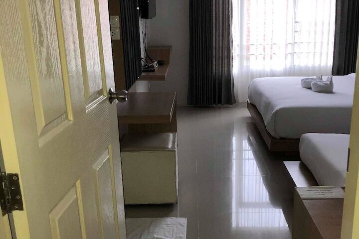 Room 9 of 26