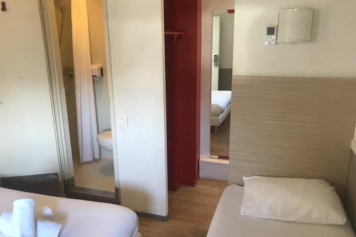 Room 15 of 64
