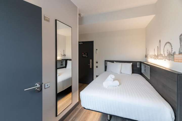 Room 40 of 59