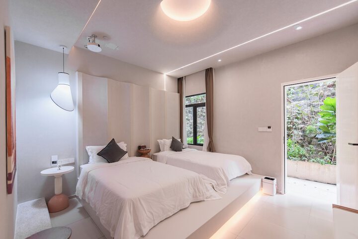 Room 25 of 150