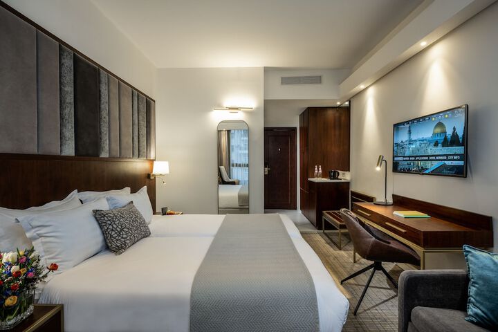 Room 20 of 82