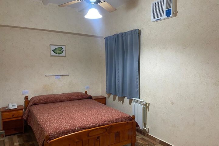 Room 13 of 28