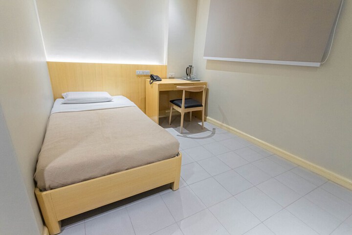 Room 16 of 52