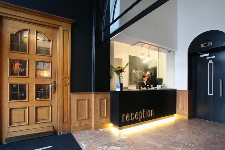 Entrance & Lobby