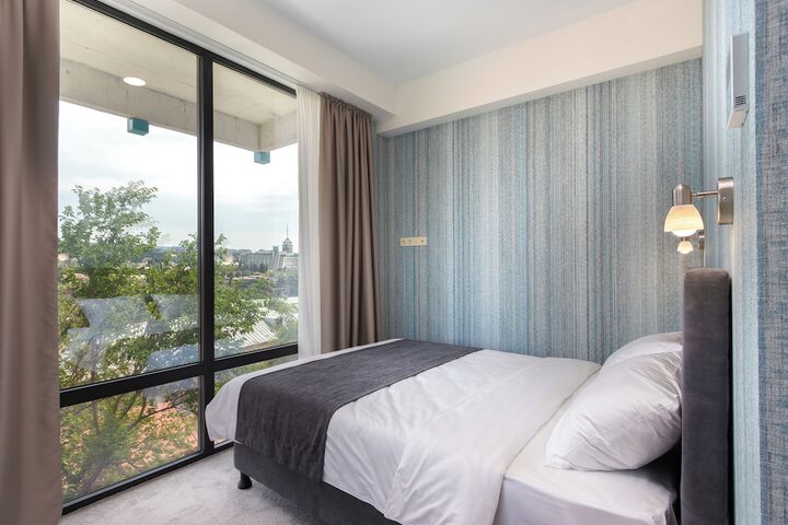 Room 4 of 70