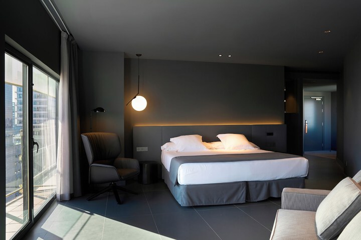 Room 34 of 84