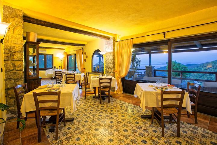 Dining Photos