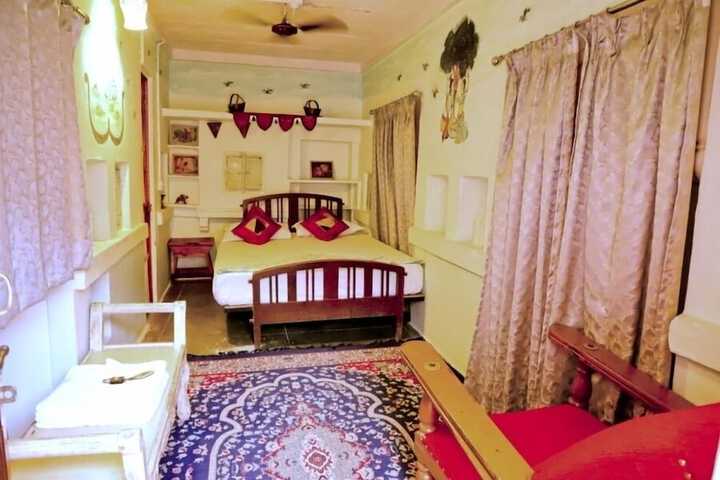 Room 12 of 42