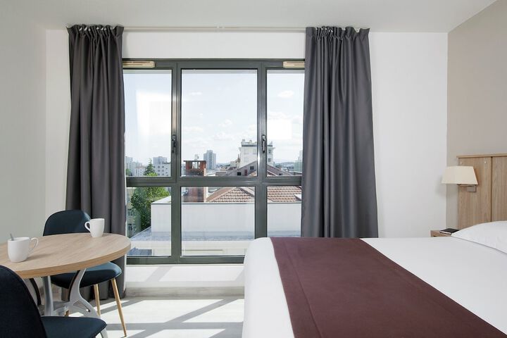 Room 25 of 47