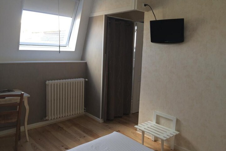 Room 26 of 59