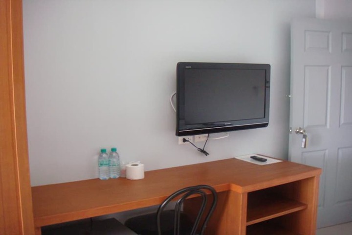 Room 5 of 14