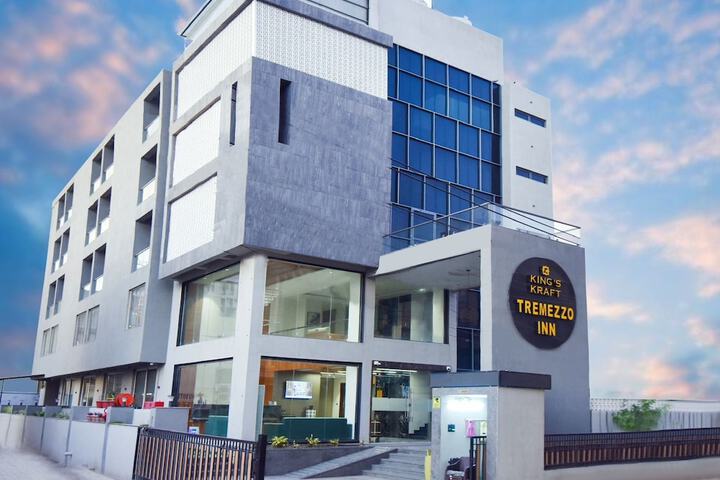 Photo of Kings Kraft Tremezzo Inn Somnath