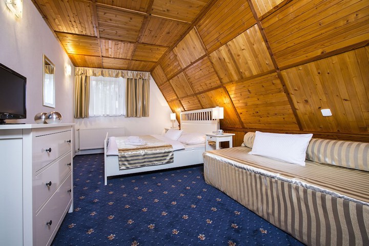 Room 28 of 53