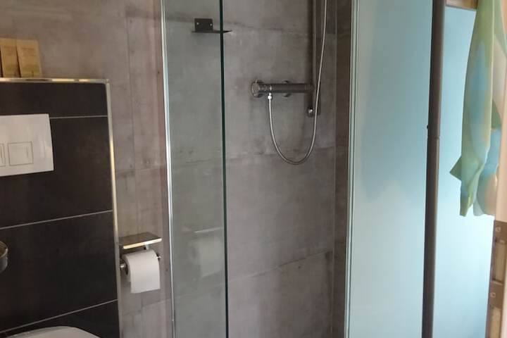 Room 292 of 442