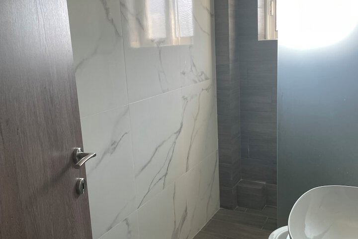 Room 10 of 24
