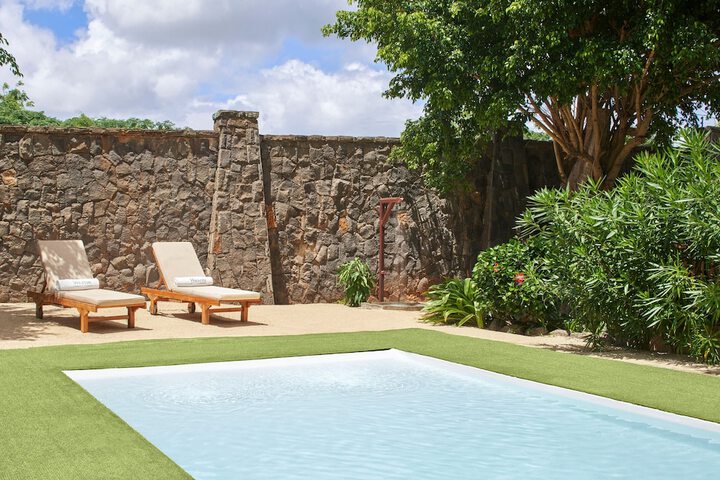 Pool 51 of 205