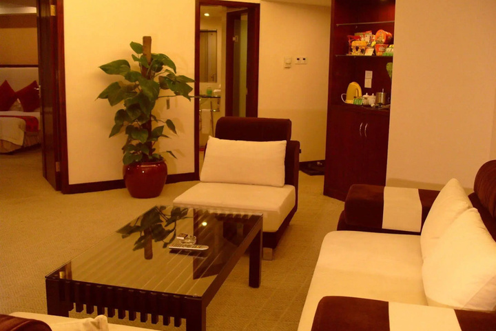 Room 14 of 27